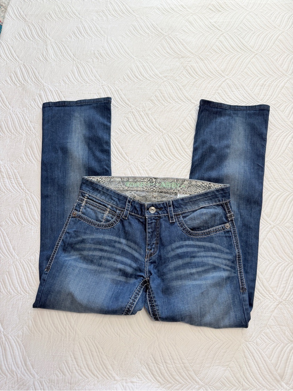 Cruel Denim Abby Women’s Blue Stonewashed Flare Jeans. Size 30R
